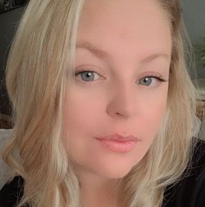 Meet your Posher, Terri-lee